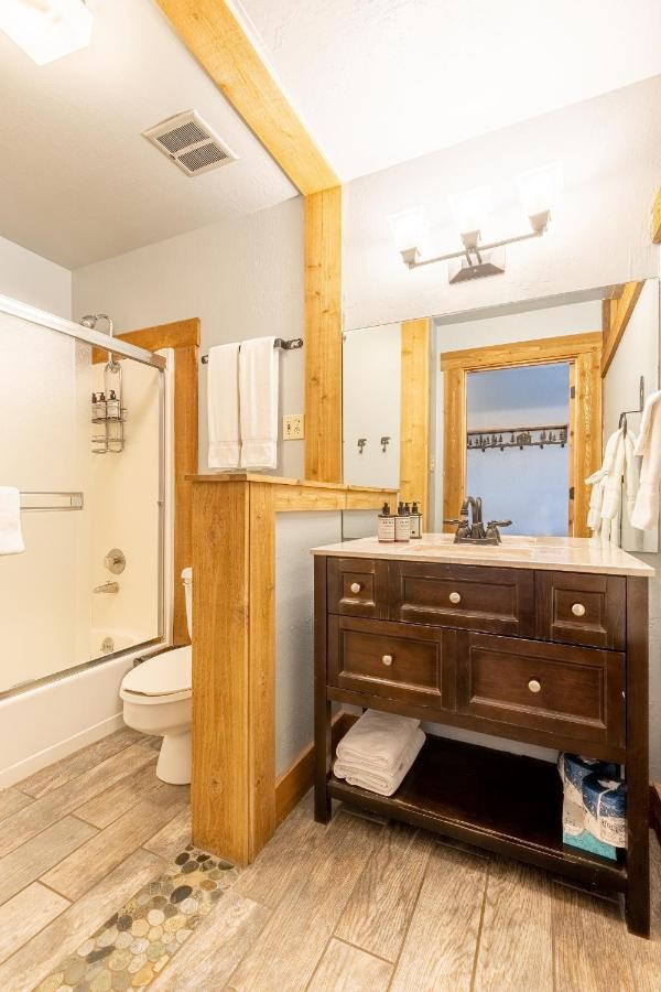 Hotel Style Room In The Timber Creek Lodge Condo Truckee Exteriör bild